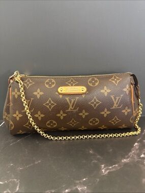 Louis Vuitton Monogram Eva Pouchette
